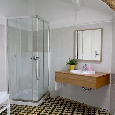 Ww & Hostel Coimbra